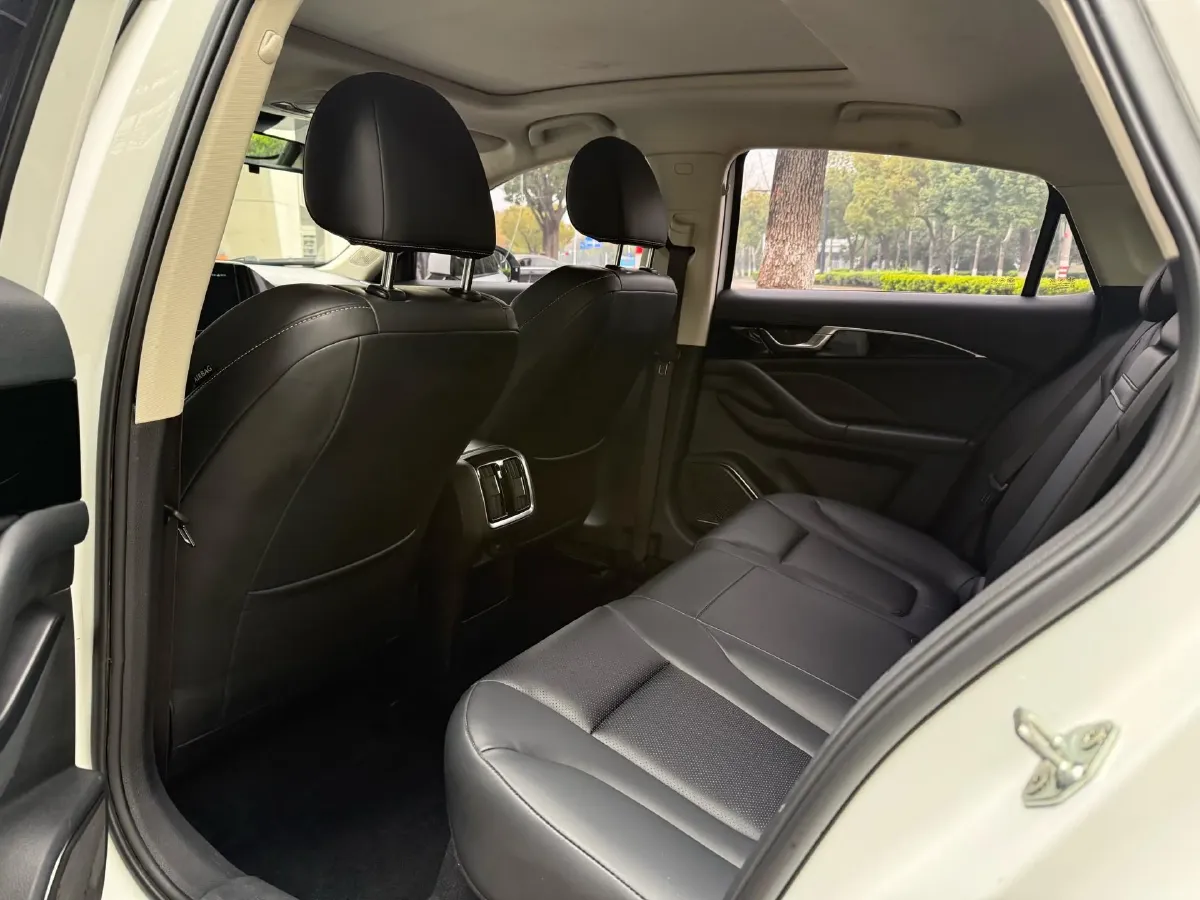 2024 Bestune B70 1.5T 169HP L4 7DCT,autocango,china used car exporter,china ev exporter,chinese used car exporter,chinese used ev exporter