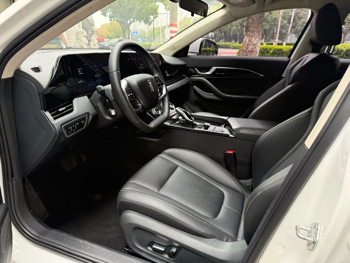 2024 Bestune B70 1.5T 169HP L4 7DCT,autocango,china used car exporter,china ev exporter,chinese used car exporter,chinese used ev exporter