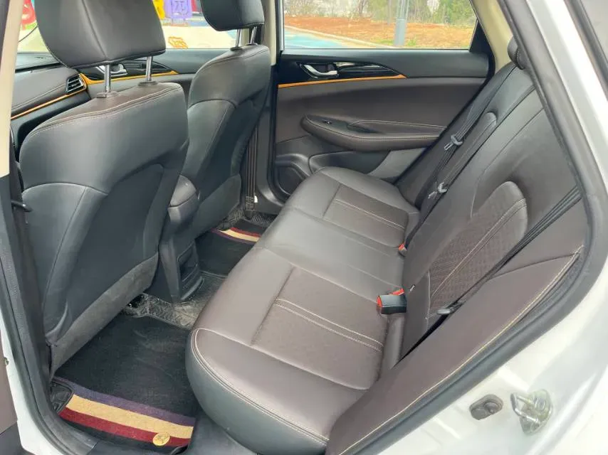 2019 ChangAn Eado DT 1.6L 125HP L4 5MT,autocango,china used car exporter,china ev exporter,chinese used car exporter,chinese used ev exporter