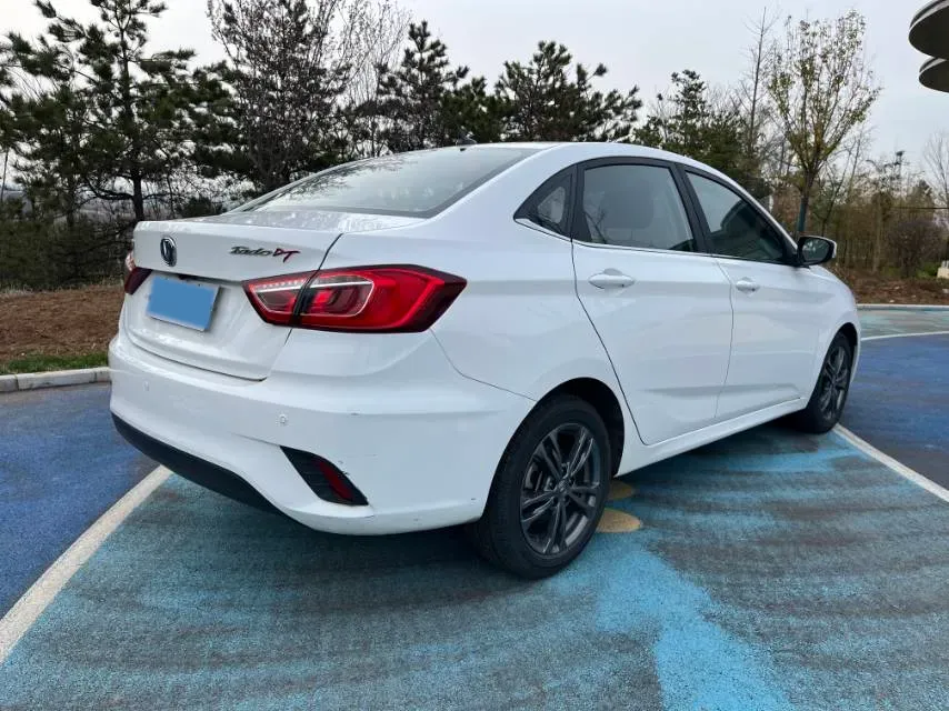 2019 ChangAn Eado DT 1.6L 125HP L4 5MT,autocango,china used car exporter,china ev exporter,chinese used car exporter,chinese used ev exporter