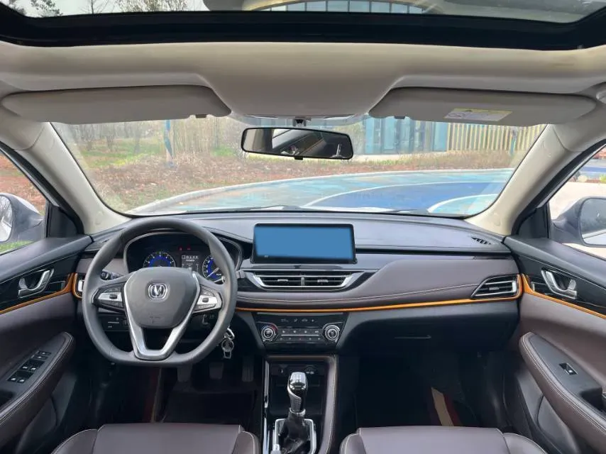 2019 ChangAn Eado DT 1.6L 125HP L4 5MT,autocango,china used car exporter,china ev exporter,chinese used car exporter,chinese used ev exporter