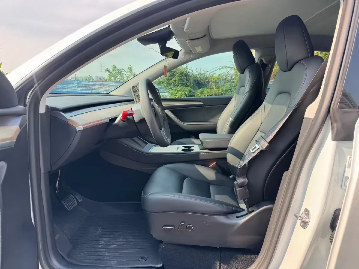 2022 Tesla Model Y BEV 60KWH,autocango,china used car exporter,china ev exporter,chinese used car exporter,chinese used ev exporter