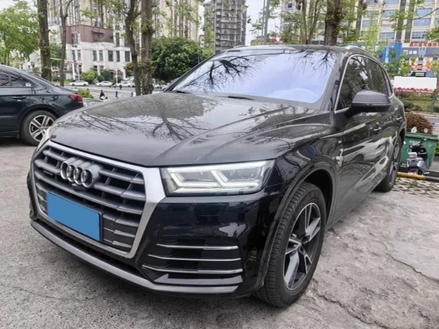 2020 Audi Q5L 2.0T 252HP L4 7DCT,autocango,china used car exporter,china ev exporter,chinese used car exporter,chinese used ev exporter