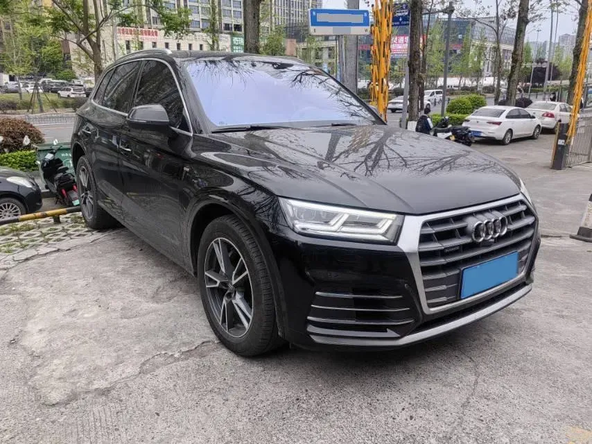 2020 Audi Q5L 2.0T 252HP L4 7DCT,autocango,china used car exporter,china ev exporter,chinese used car exporter,chinese used ev exporter