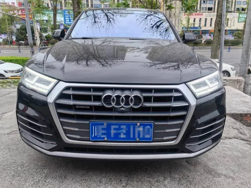 2020 Audi Q5L 2.0T 252HP L4 7DCT,autocango,china used car exporter,china ev exporter,chinese used car exporter,chinese used ev exporter