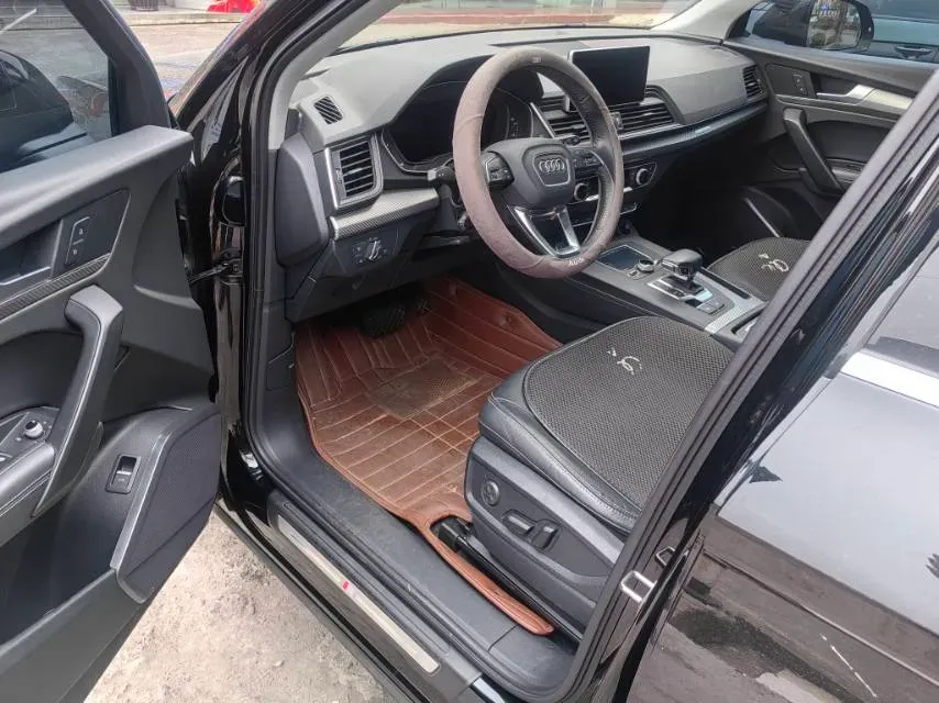 2020 Audi Q5L 2.0T 252HP L4 7DCT,autocango,china used car exporter,china ev exporter,chinese used car exporter,chinese used ev exporter