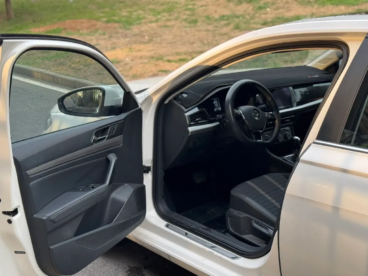 2021 Volkswagen Lavida 1.4T 150HP L4 7DCT,autocango,china used car exporter,china ev exporter,chinese used car exporter,chinese used ev exporter