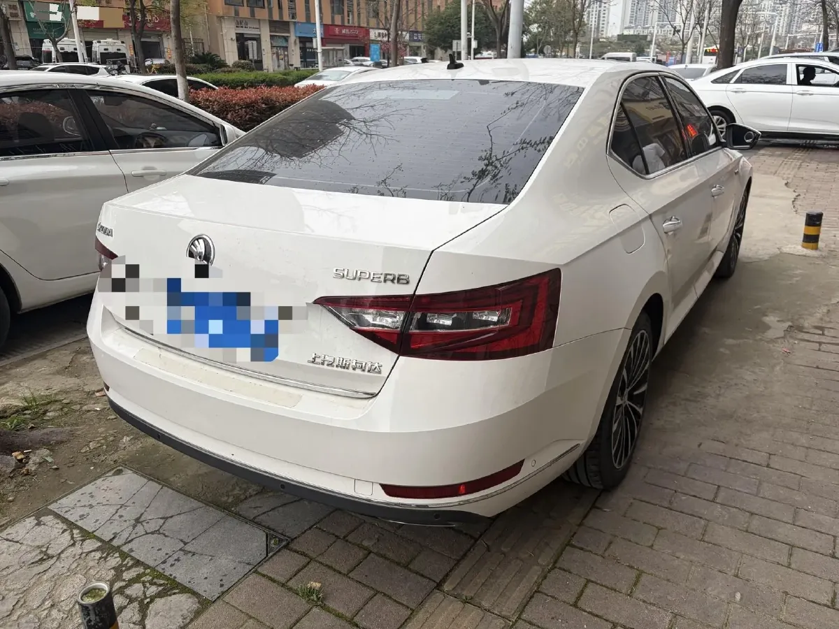 2018 Skoda Kodiak 1.8T 180HP L4 7DCT,autocango,china used car exporter,china ev exporter,chinese used car exporter,chinese used ev exporter