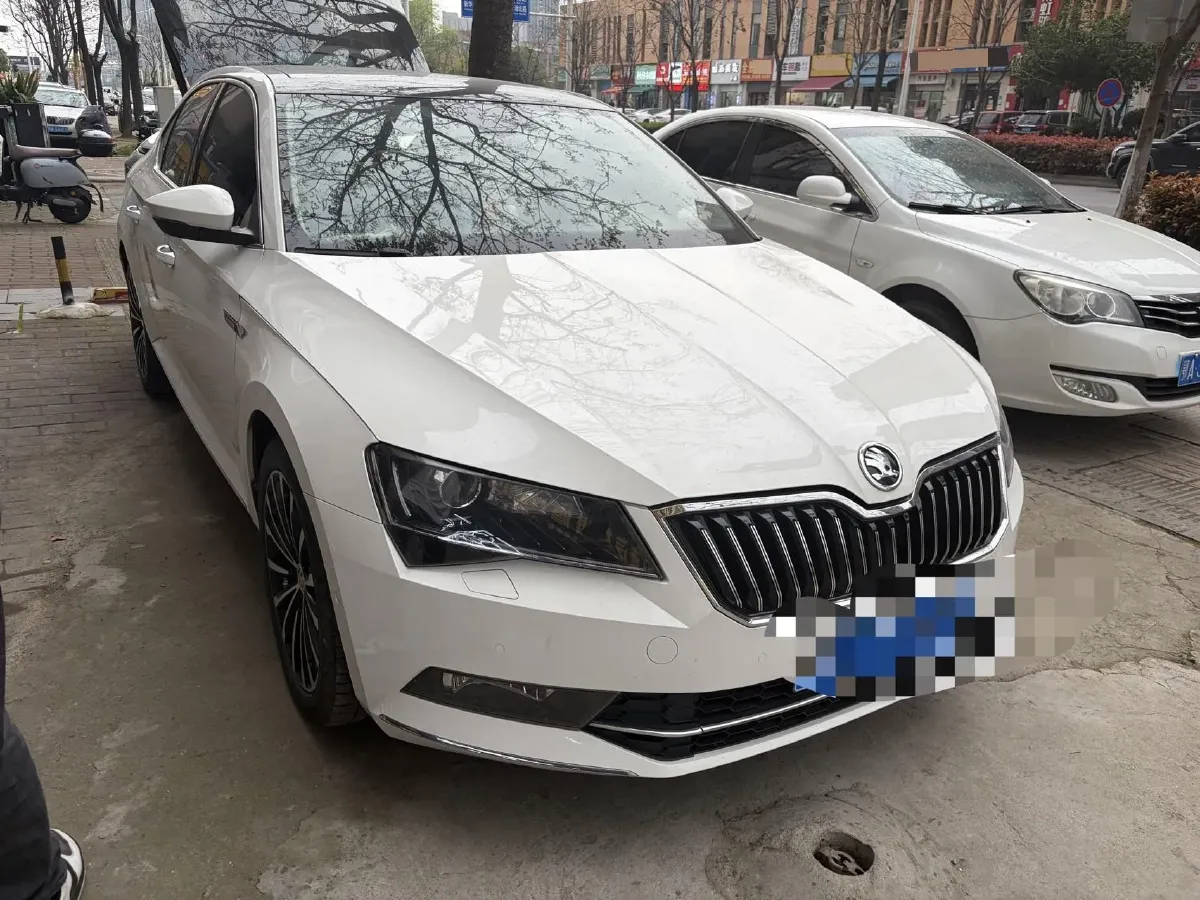 2018 Skoda Kodiak 1.8T 180HP L4 7DCT,autocango,china used car exporter,china ev exporter,chinese used car exporter,chinese used ev exporter