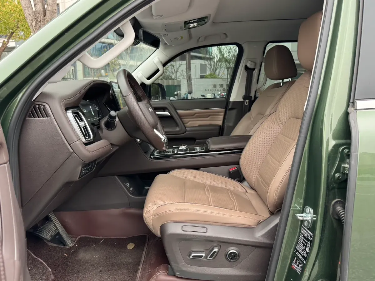 2022 Beijing BJ60 2.0T 267HP L4 8AT,autocango,china used car exporter,china ev exporter,chinese used car exporter,chinese used ev exporter