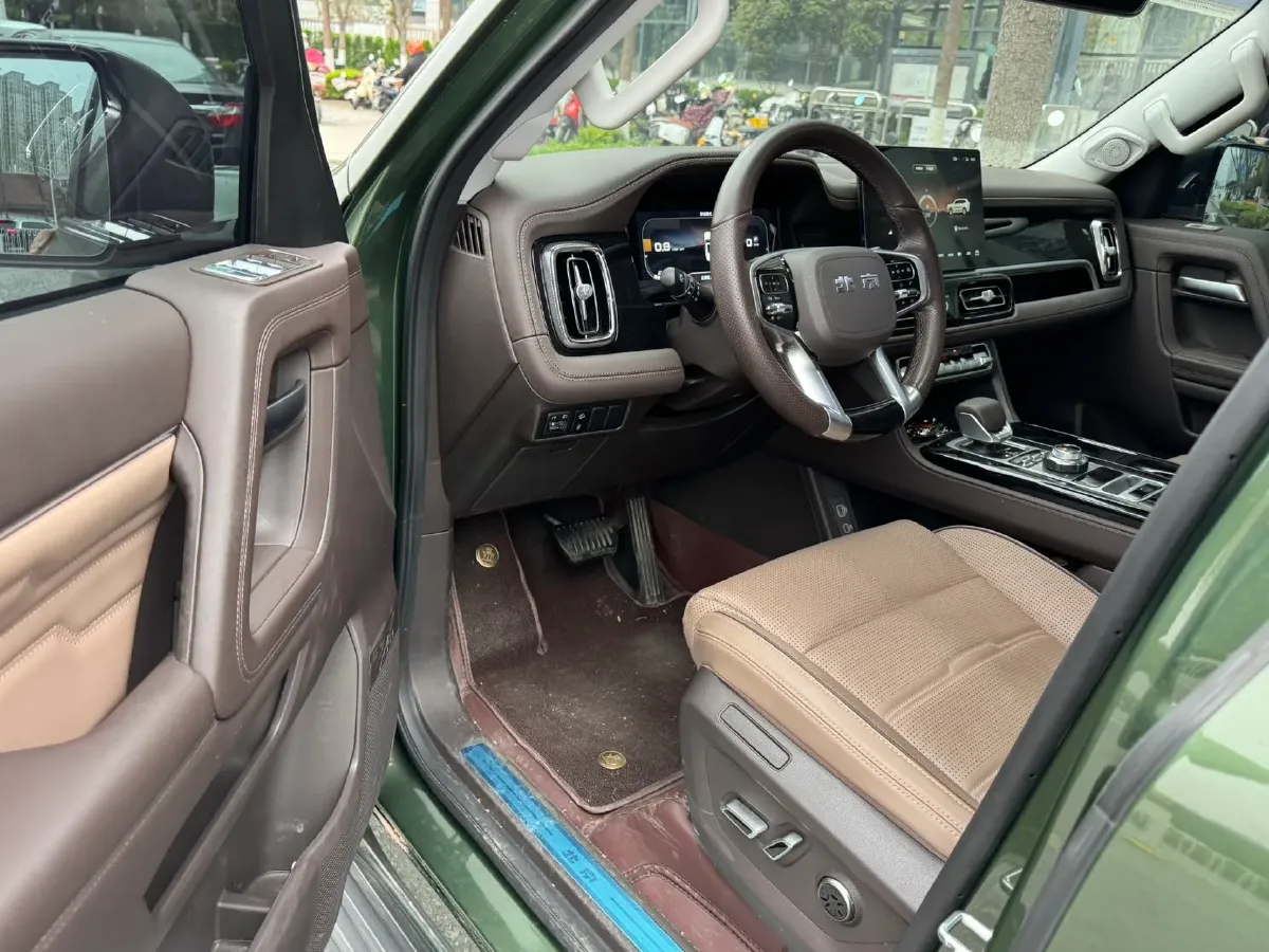 2022 Beijing BJ60 2.0T 267HP L4 8AT,autocango,china used car exporter,china ev exporter,chinese used car exporter,chinese used ev exporter