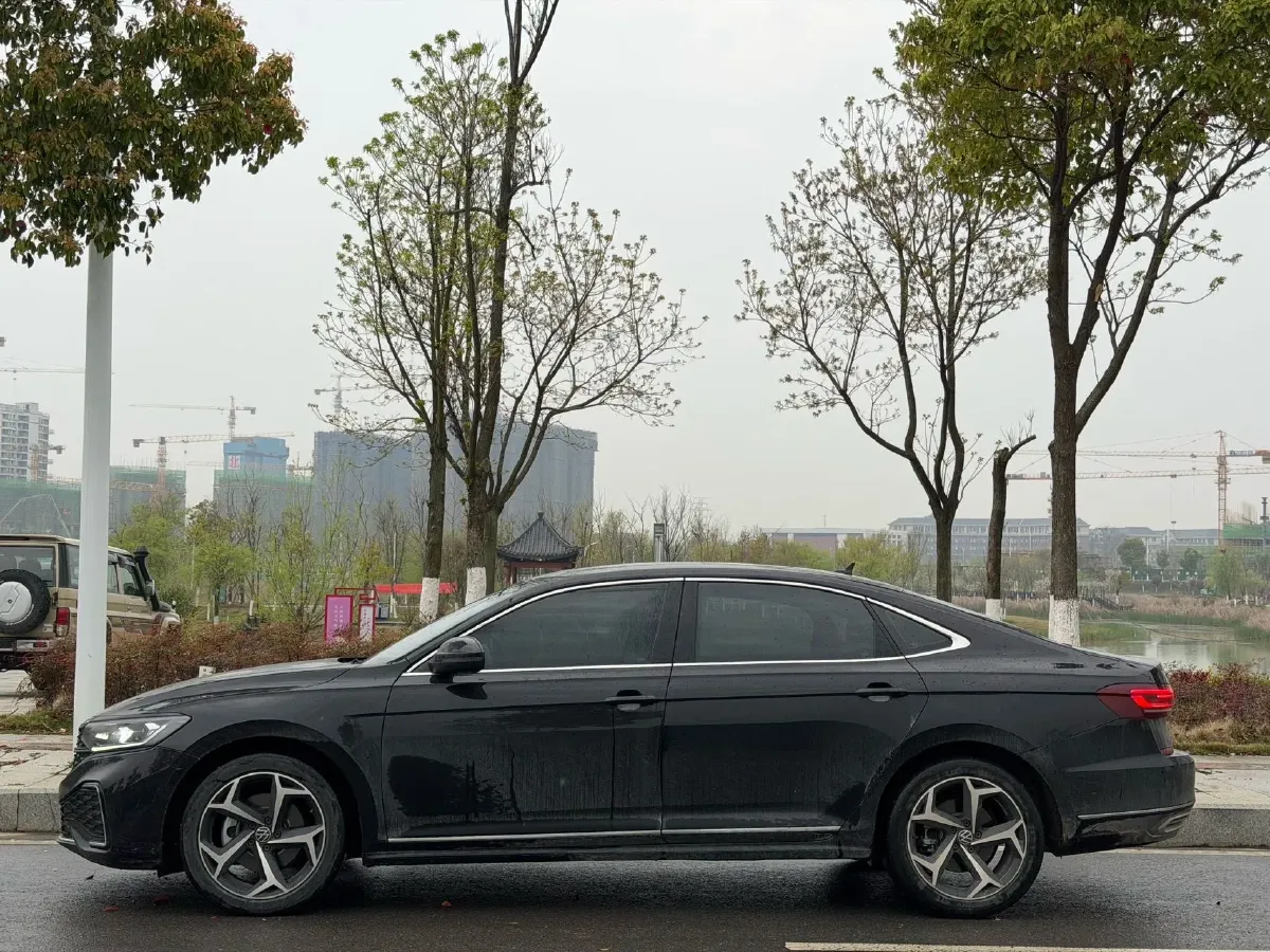 2024 Volkswagen Passat 2.0T 186HP L4 7DCT,autocango,china used car exporter,china ev exporter,chinese used car exporter,chinese used ev exporter