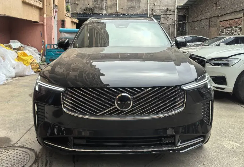 2025 Volvo XC90 PHEV 2.0T 310HP L4 8AT PHEV,autocango,china used car exporter,china ev exporter,chinese used car exporter,chinese used ev exporter