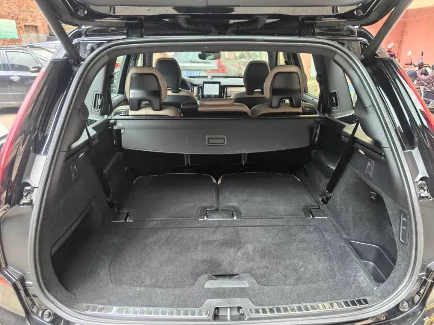 2025 Volvo XC90 PHEV 2.0T 310HP L4 8AT PHEV,autocango,china used car exporter,china ev exporter,chinese used car exporter,chinese used ev exporter