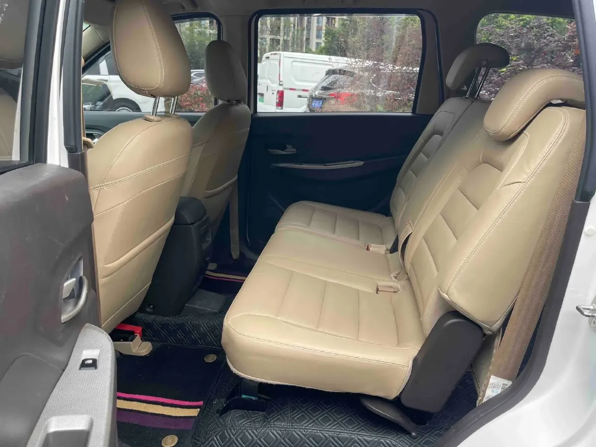 2019 WuLing HongGuang 1.5L 99HP L4 6MT,autocango,china used car exporter,china ev exporter,chinese used car exporter,chinese used ev exporter