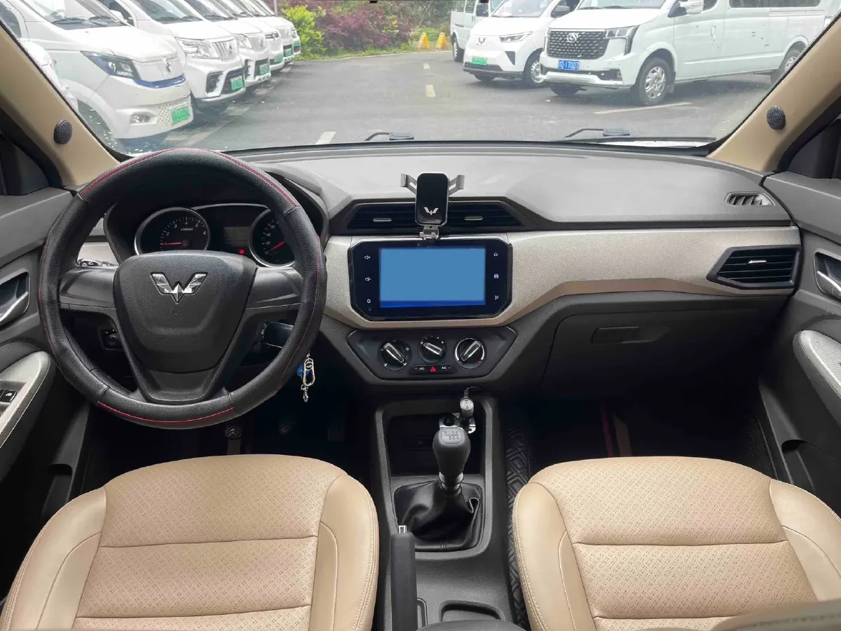 2019 WuLing HongGuang 1.5L 99HP L4 6MT,autocango,china used car exporter,china ev exporter,chinese used car exporter,chinese used ev exporter