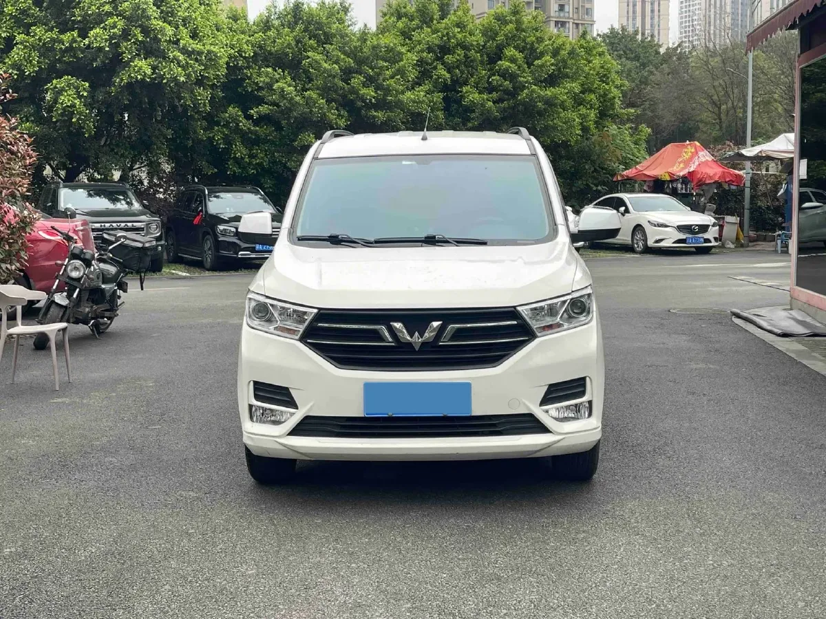 2019 WuLing HongGuang 1.5L 99HP L4 6MT,autocango,china used car exporter,china ev exporter,chinese used car exporter,chinese used ev exporter