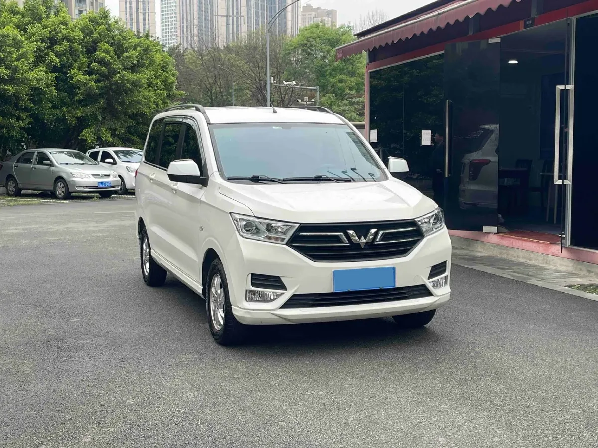 2019 WuLing HongGuang 1.5L 99HP L4 6MT,autocango,china used car exporter,china ev exporter,chinese used car exporter,chinese used ev exporter