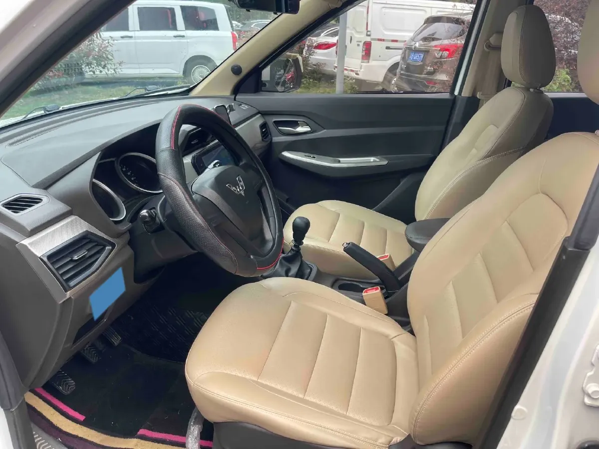 2019 WuLing HongGuang 1.5L 99HP L4 6MT,autocango,china used car exporter,china ev exporter,chinese used car exporter,chinese used ev exporter