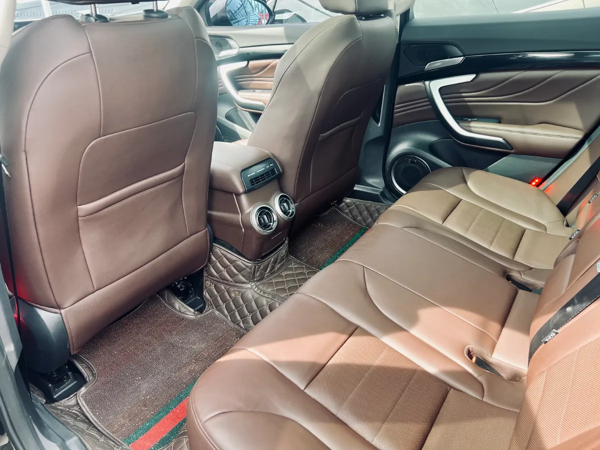 2017 WEY VV7 2.0T 234HP L4 7DCT,autocango,china used car exporter,china ev exporter,chinese used car exporter,chinese used ev exporter