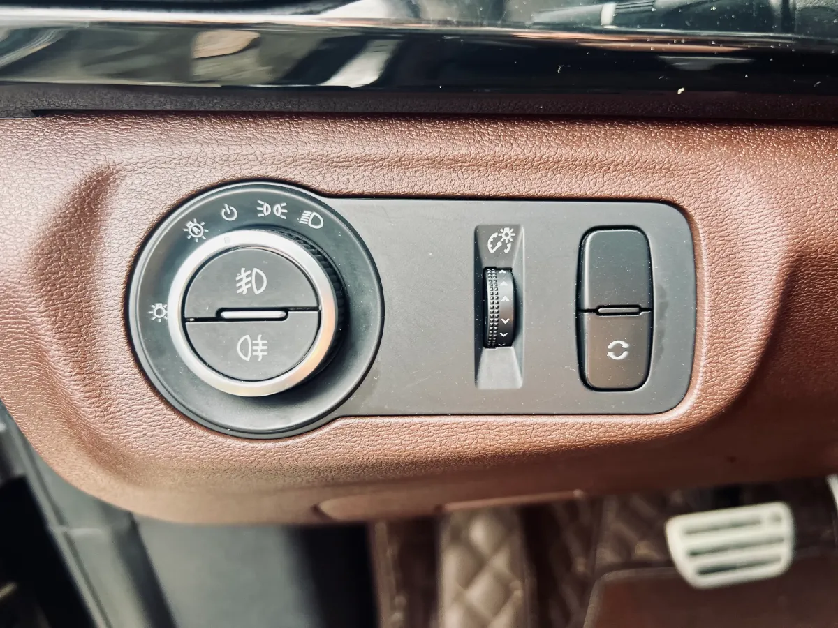 2017 WEY VV7 2.0T 234HP L4 7DCT,autocango,china used car exporter,china ev exporter,chinese used car exporter,chinese used ev exporter