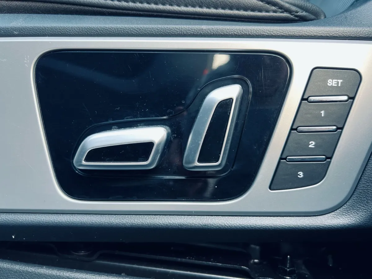 2017 WEY VV7 2.0T 234HP L4 7DCT,autocango,china used car exporter,china ev exporter,chinese used car exporter,chinese used ev exporter