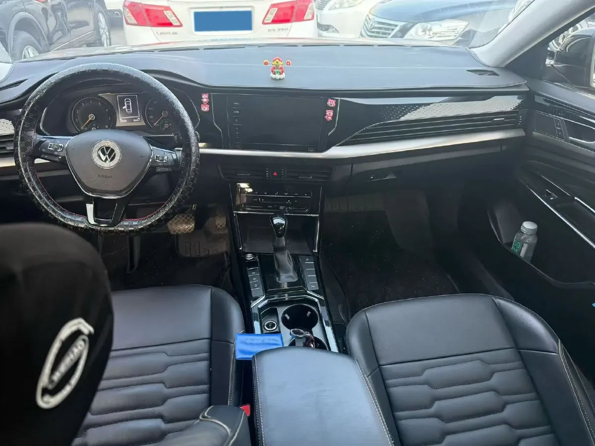 2021 Volkswagen Passat 2.0T 186HP L4 7DCT,autocango,china used car exporter,china ev exporter,chinese used car exporter,chinese used ev exporter