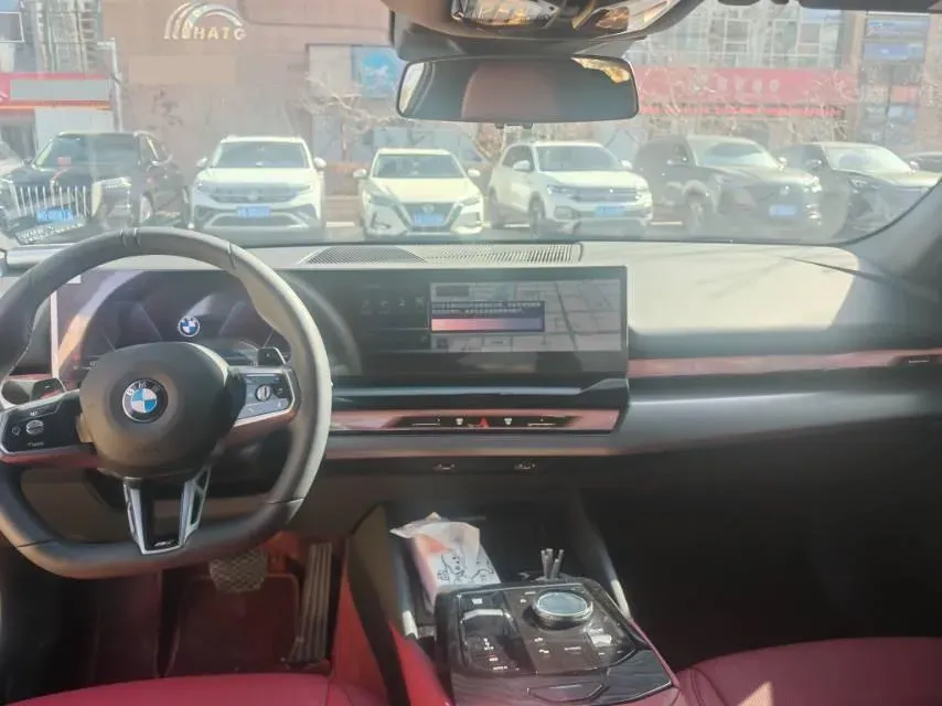 2025 BMW 5 Series 2.0T 258HP L4 8AT,autocango,china used car exporter,china ev exporter,chinese used car exporter,chinese used ev exporter