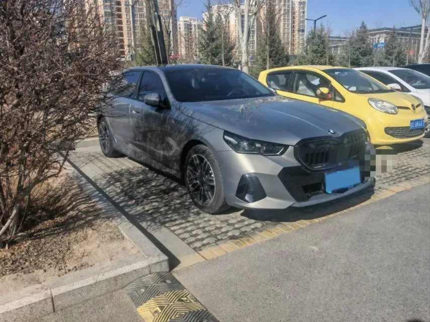 2025 BMW 5 Series 2.0T 258HP L4 8AT,autocango,china used car exporter,china ev exporter,chinese used car exporter,chinese used ev exporter