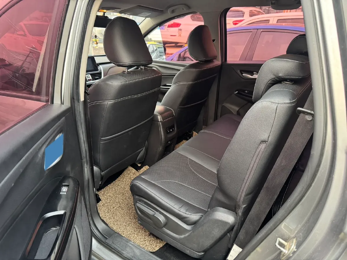 2019 BaoJun 730 1.5T 151HP L4 CVT,autocango,china used car exporter,china ev exporter,chinese used car exporter,chinese used ev exporter