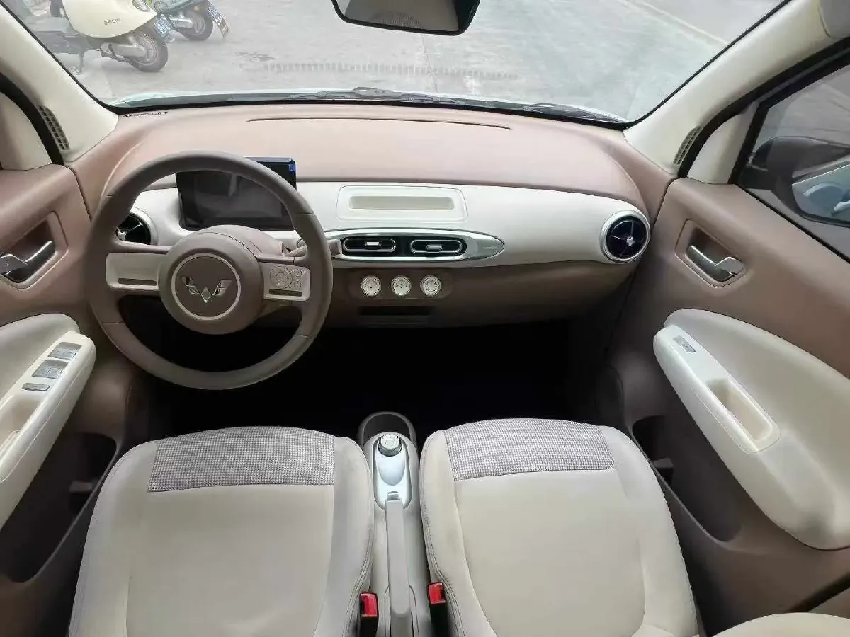 2025 WuLing HongGuang MINI EV BEV 16.2KWH,autocango,china used car exporter,china ev exporter,chinese used car exporter,chinese used ev exporter