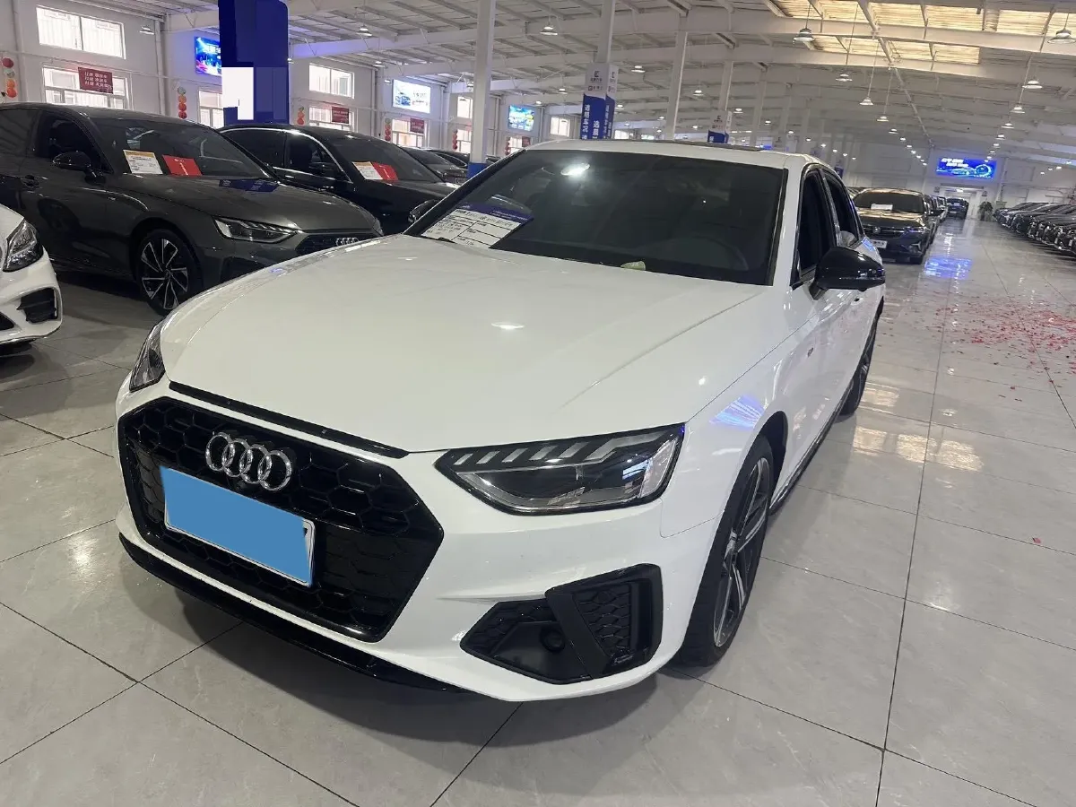 2024 Audi A4L 2.0T 190HP L4 7DCT,autocango,china used car exporter,china ev exporter,chinese used car exporter,chinese used ev exporter