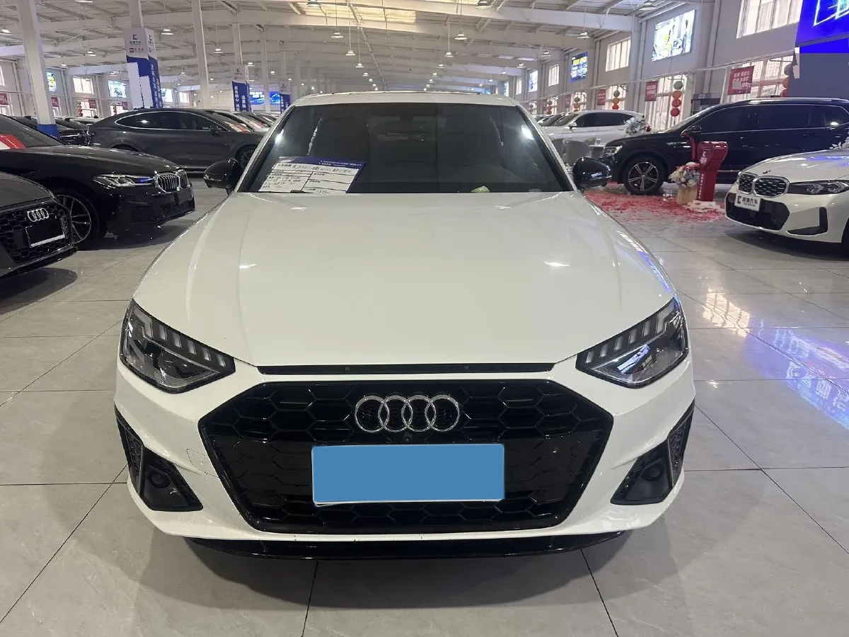 2024 Audi A4L 2.0T 190HP L4 7DCT,autocango,china used car exporter,china ev exporter,chinese used car exporter,chinese used ev exporter