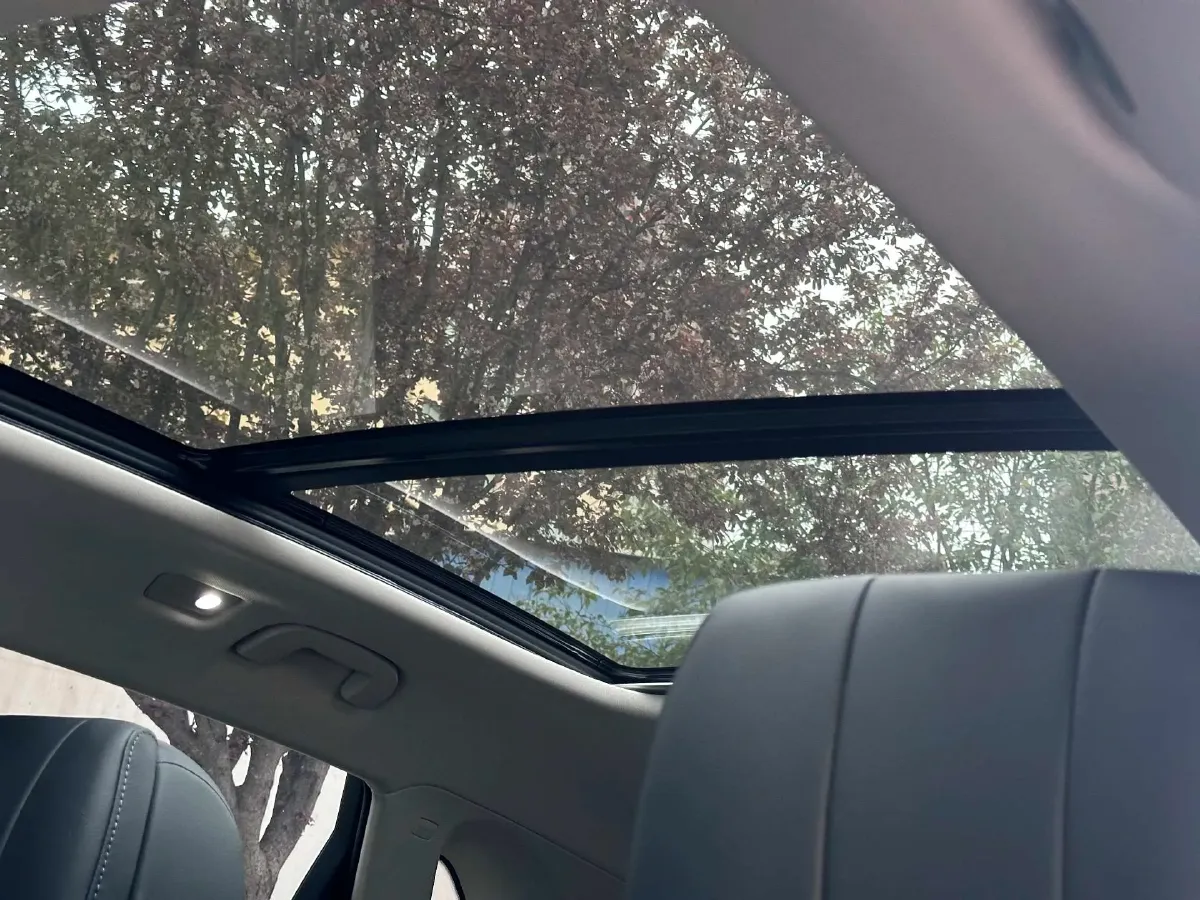 2023 HongQi HS5 2.0T 252HP L4 8AT,autocango,china used car exporter,china ev exporter,chinese used car exporter,chinese used ev exporter