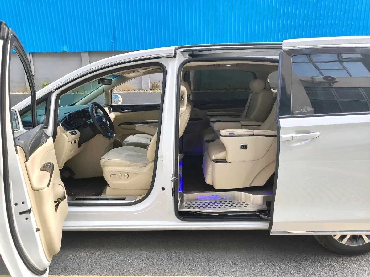 2023 Buick GL8 2.0T 237HP L4 9AT,autocango,china used car exporter,china ev exporter,chinese used car exporter,chinese used ev exporter