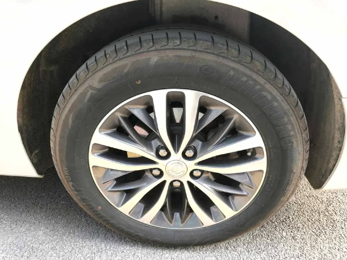 2023 Buick GL8 2.0T 237HP L4 9AT,autocango,china used car exporter,china ev exporter,chinese used car exporter,chinese used ev exporter