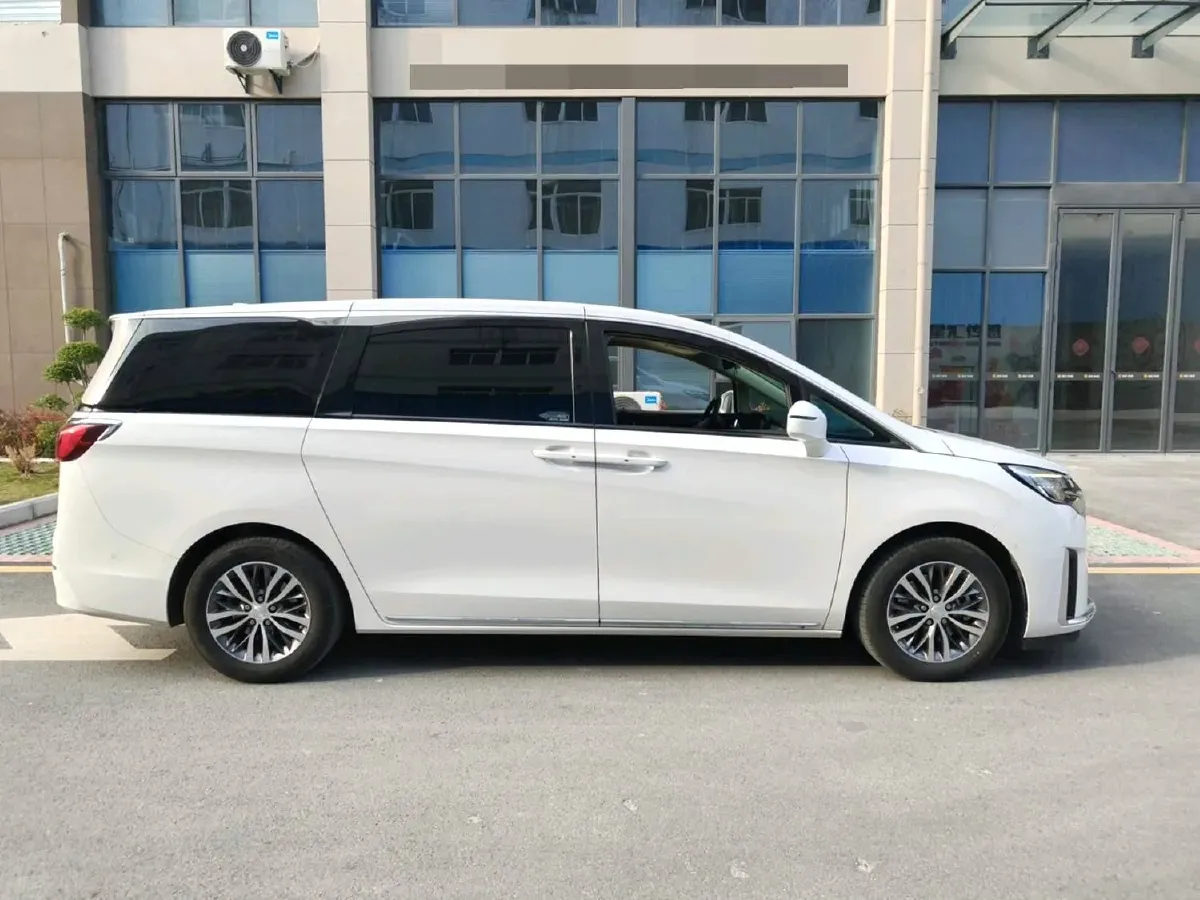 2023 Buick GL8 2.0T 237HP L4 9AT,autocango,china used car exporter,china ev exporter,chinese used car exporter,chinese used ev exporter