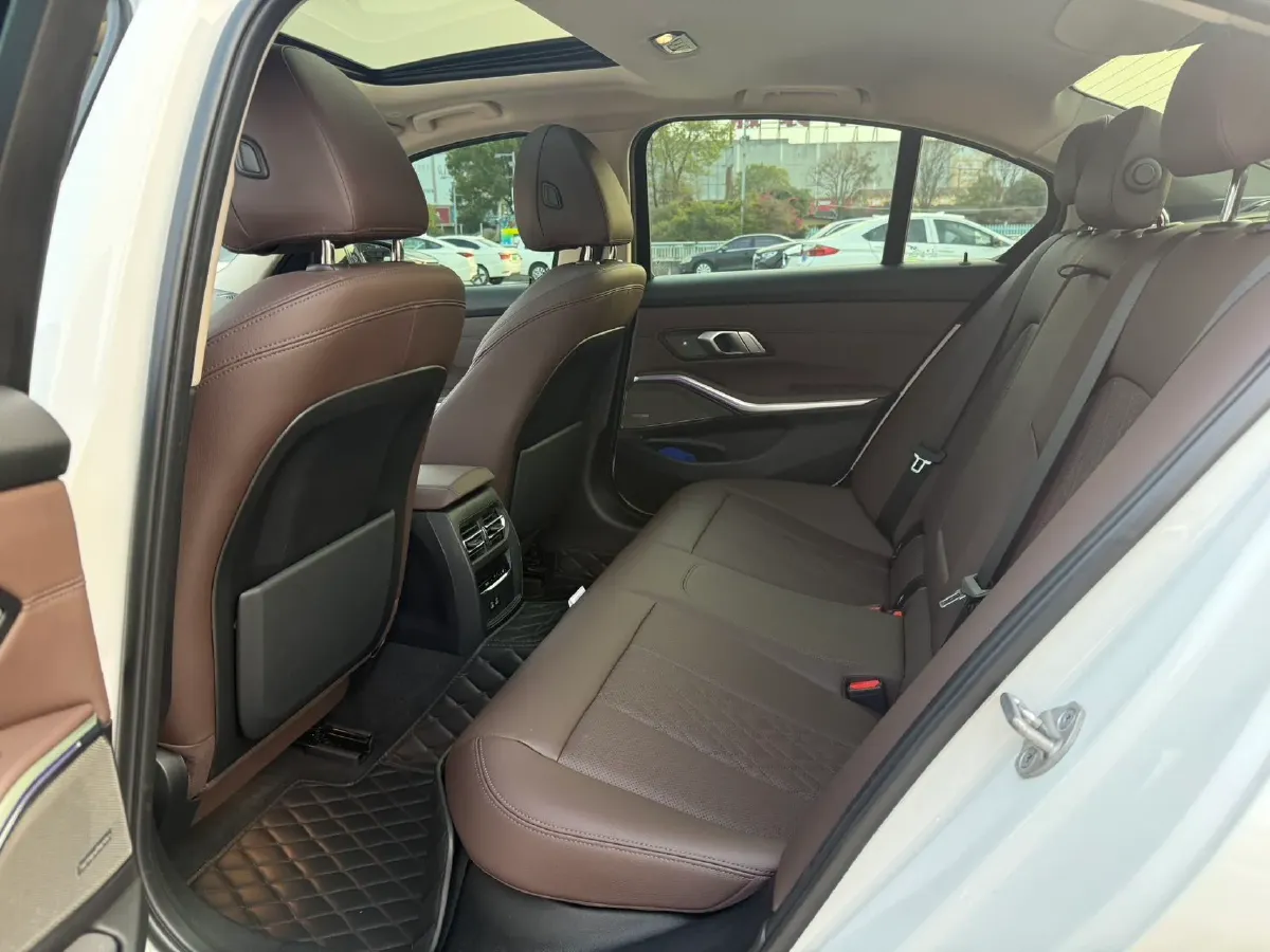 2022 BMW 3 Series 2.0T 184HP L4 8AT,autocango,china used car exporter,china ev exporter,chinese used car exporter,chinese used ev exporter