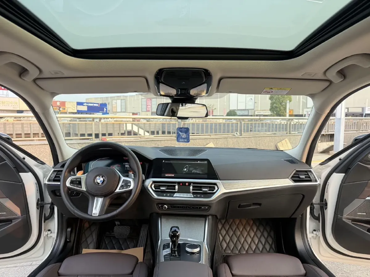 2022 BMW 3 Series 2.0T 184HP L4 8AT,autocango,china used car exporter,china ev exporter,chinese used car exporter,chinese used ev exporter