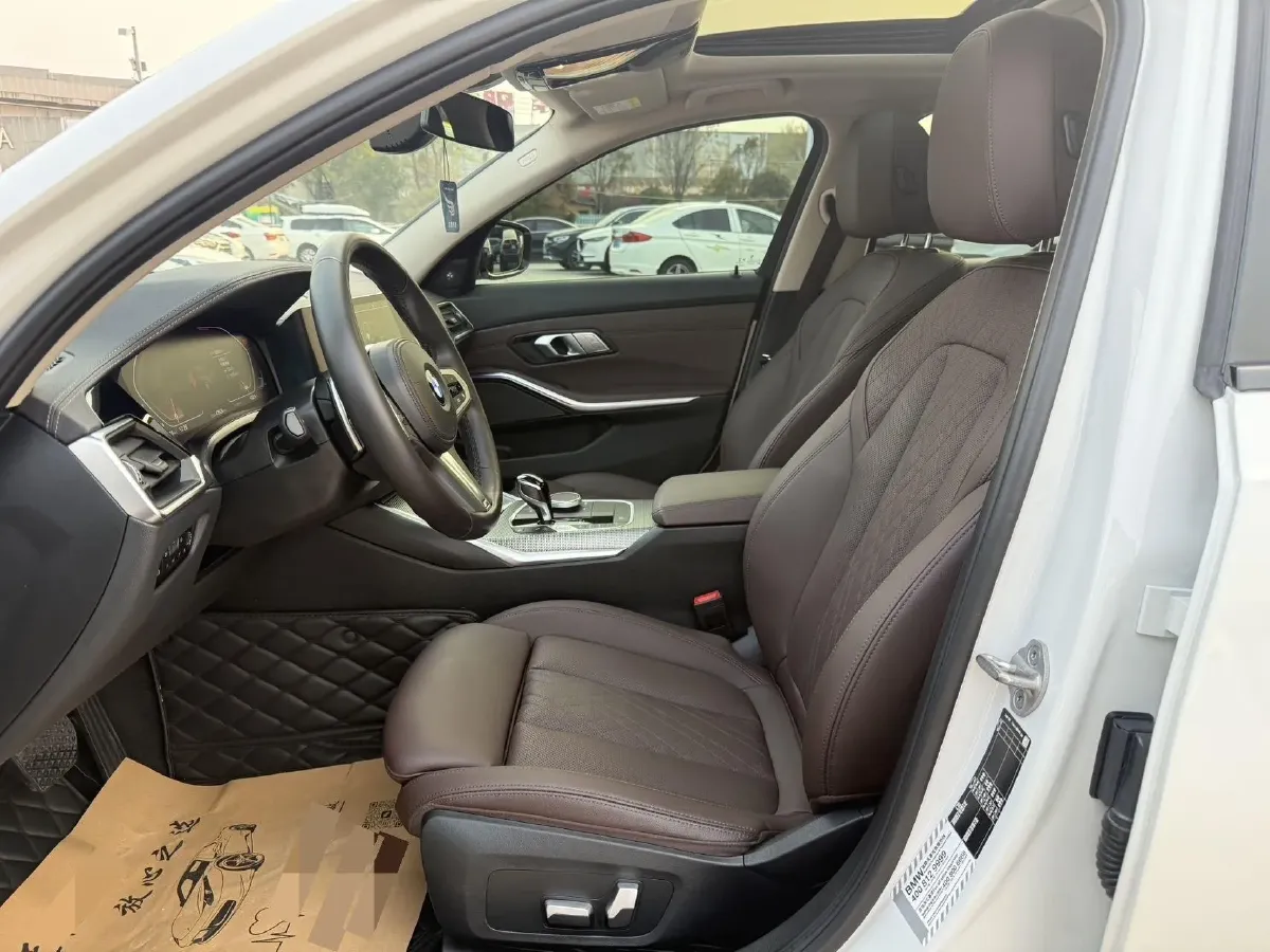 2022 BMW 3 Series 2.0T 184HP L4 8AT,autocango,china used car exporter,china ev exporter,chinese used car exporter,chinese used ev exporter