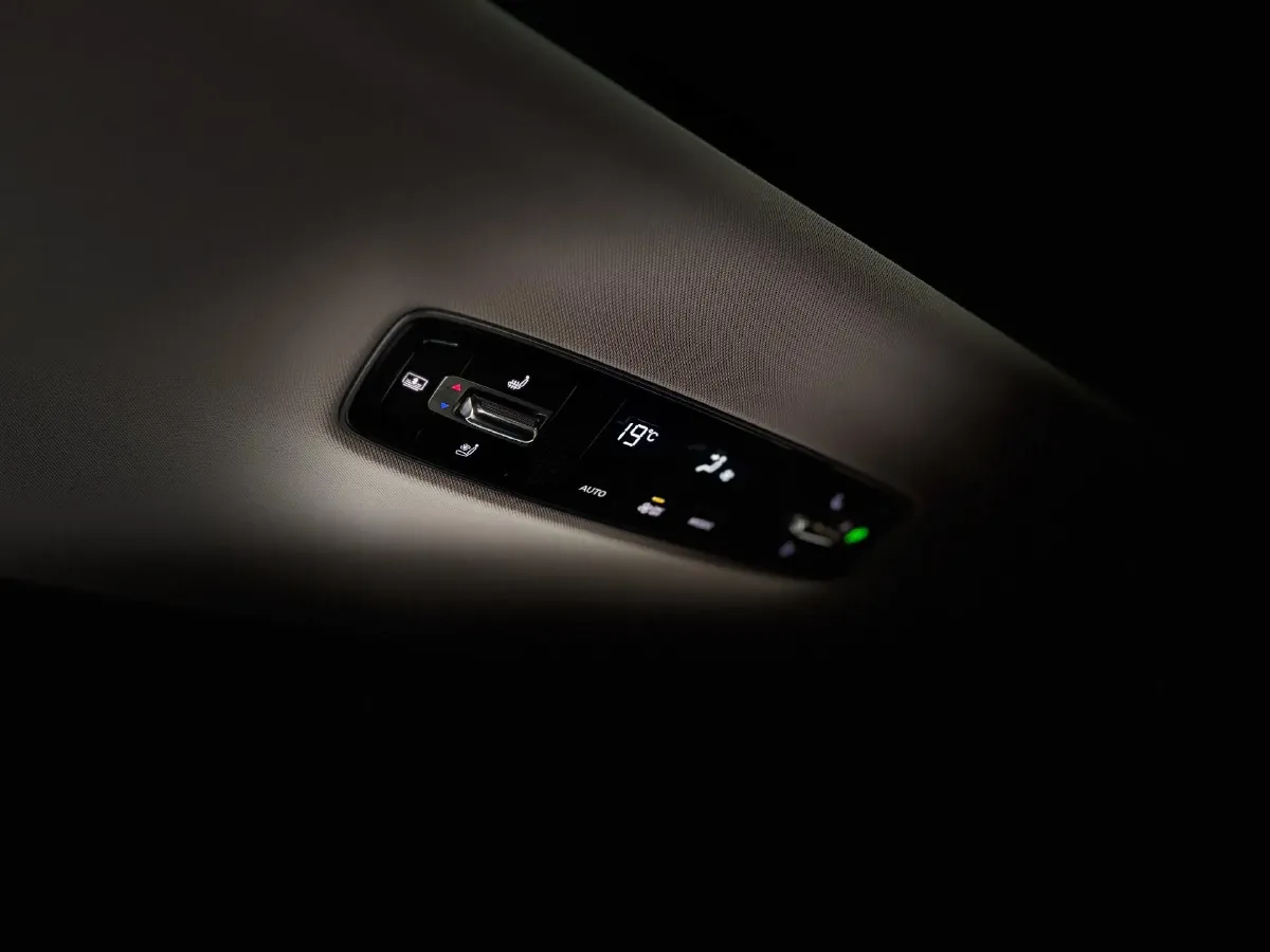 2021 Roewe iMAX8 2.0T 234HP L4 8AT,autocango,china used car exporter,china ev exporter,chinese used car exporter,chinese used ev exporter