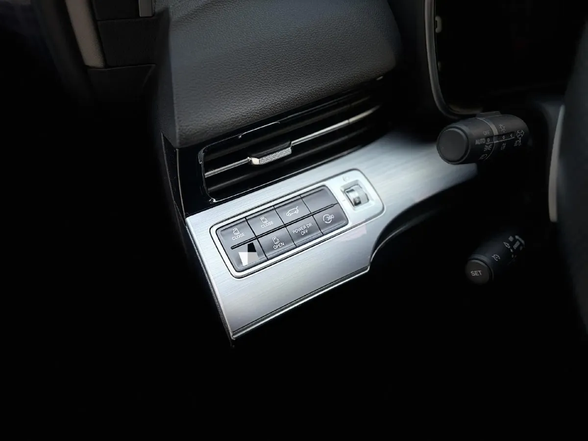 2021 Roewe iMAX8 2.0T 234HP L4 8AT,autocango,china used car exporter,china ev exporter,chinese used car exporter,chinese used ev exporter