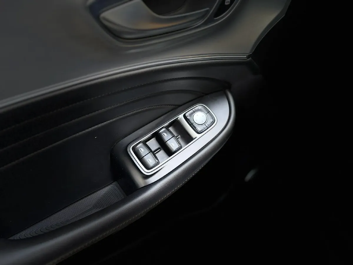 2021 Roewe iMAX8 2.0T 234HP L4 8AT,autocango,china used car exporter,china ev exporter,chinese used car exporter,chinese used ev exporter