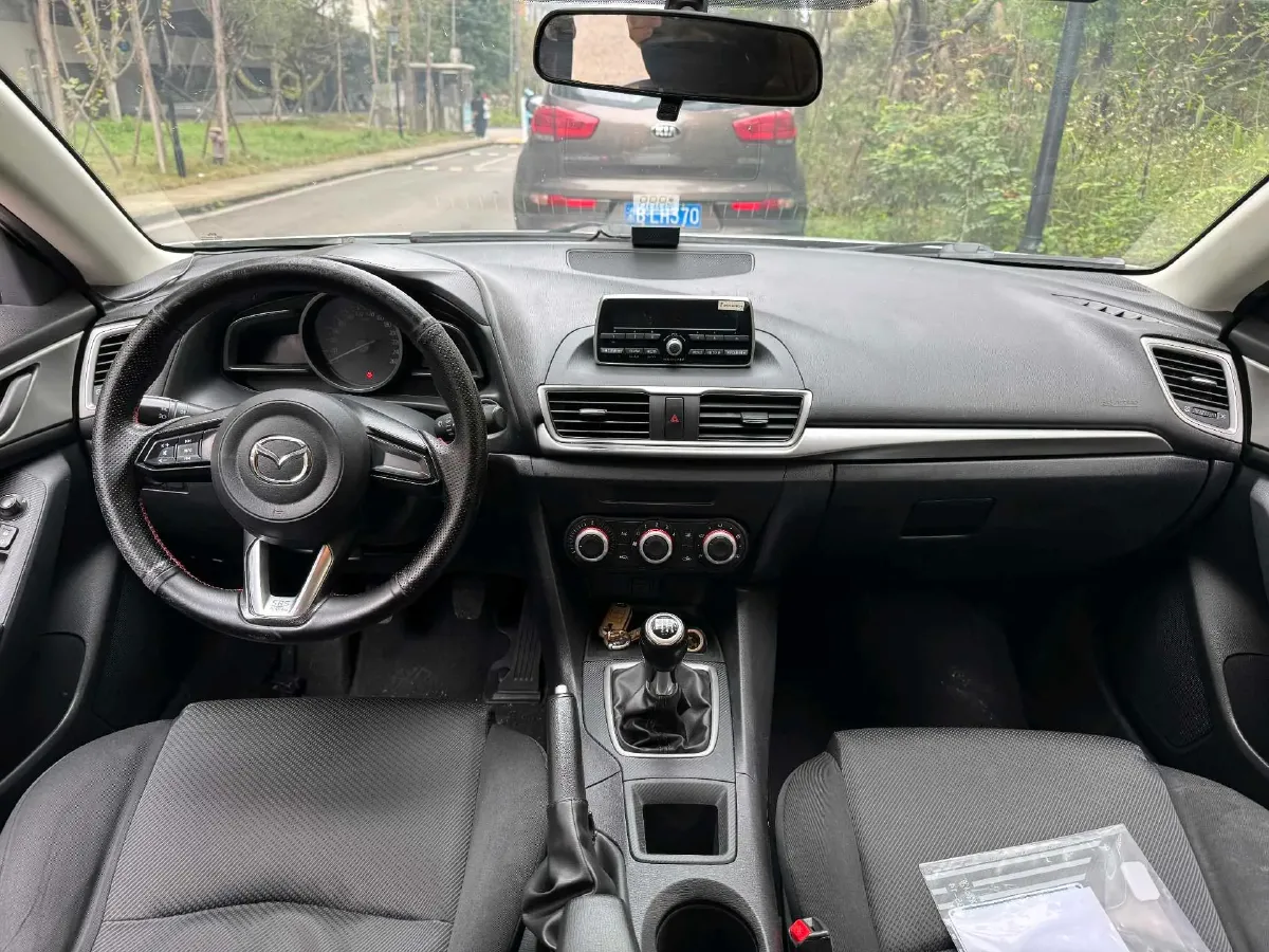 2017 Mazda 3 Axela 1.5L 117HP L4 6MT,autocango,china used car exporter,china ev exporter,chinese used car exporter,chinese used ev exporter