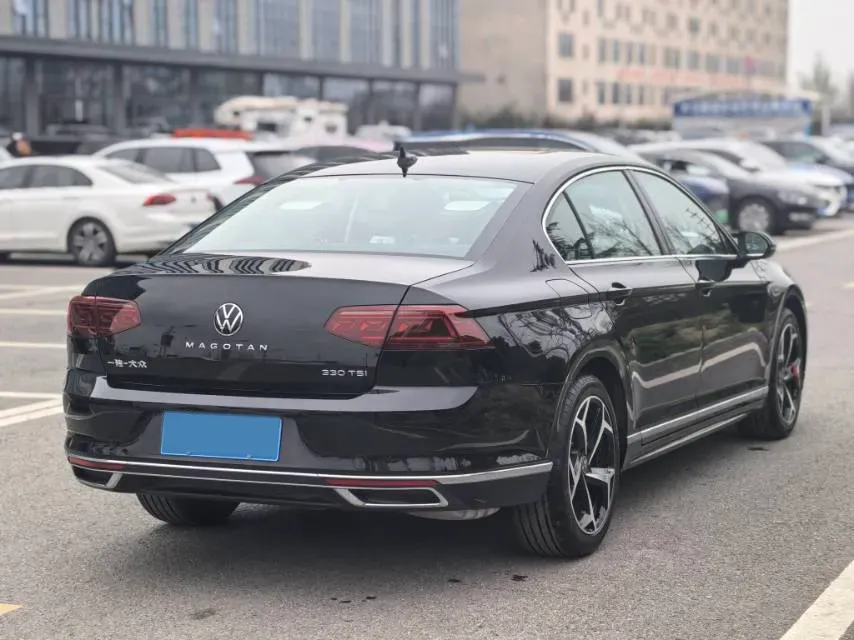 2025 Volkswagen Magotan 2.0T 186HP L4 7DCT,autocango,china used car exporter,china ev exporter,chinese used car exporter,chinese used ev exporter