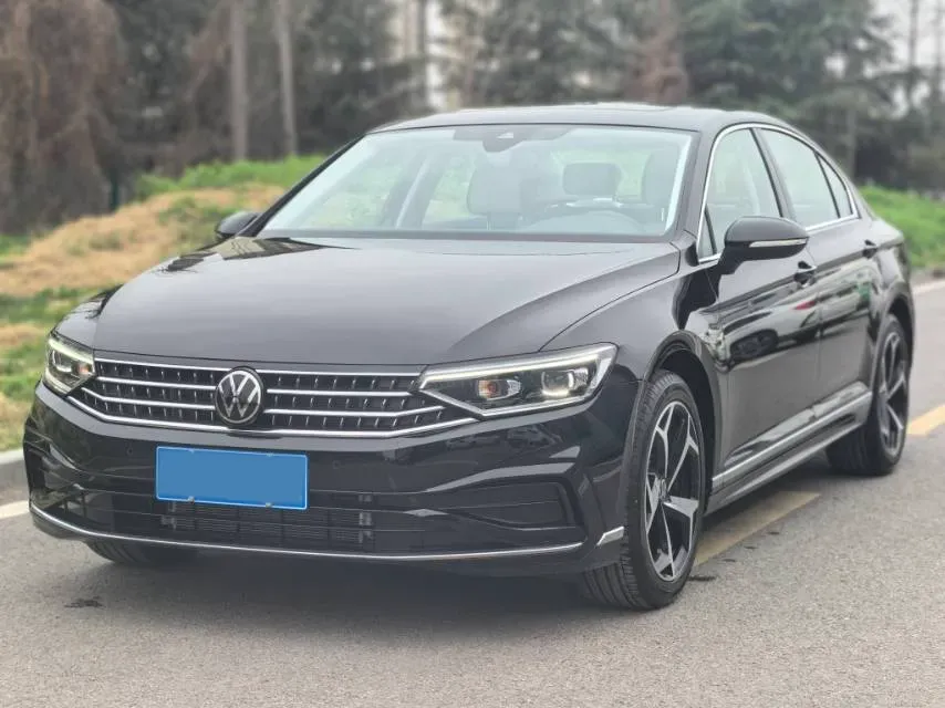 2025 Volkswagen Magotan 2.0T 186HP L4 7DCT,autocango,china used car exporter,china ev exporter,chinese used car exporter,chinese used ev exporter