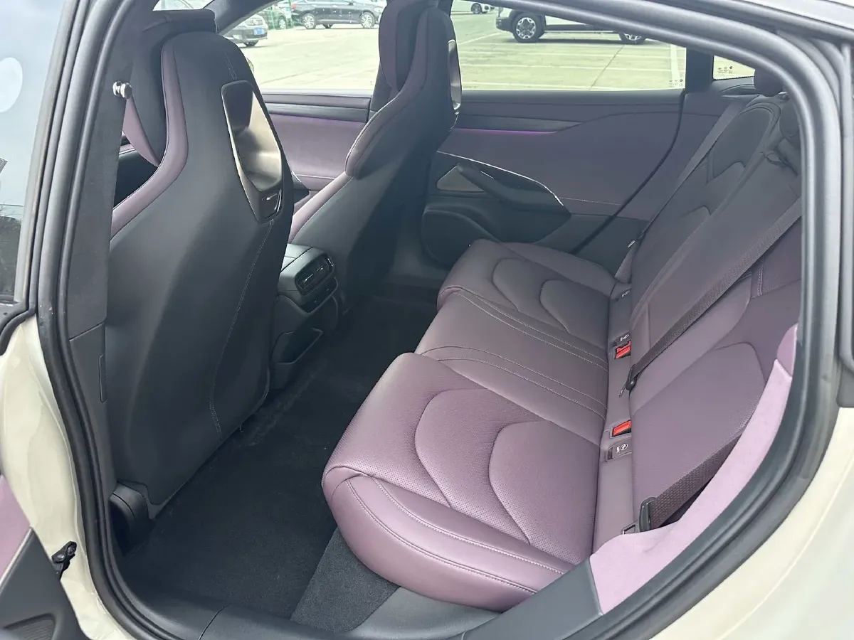 2024 MI SU7 BEV 101KWH,autocango,china used car exporter,china ev exporter,chinese used car exporter,chinese used ev exporter