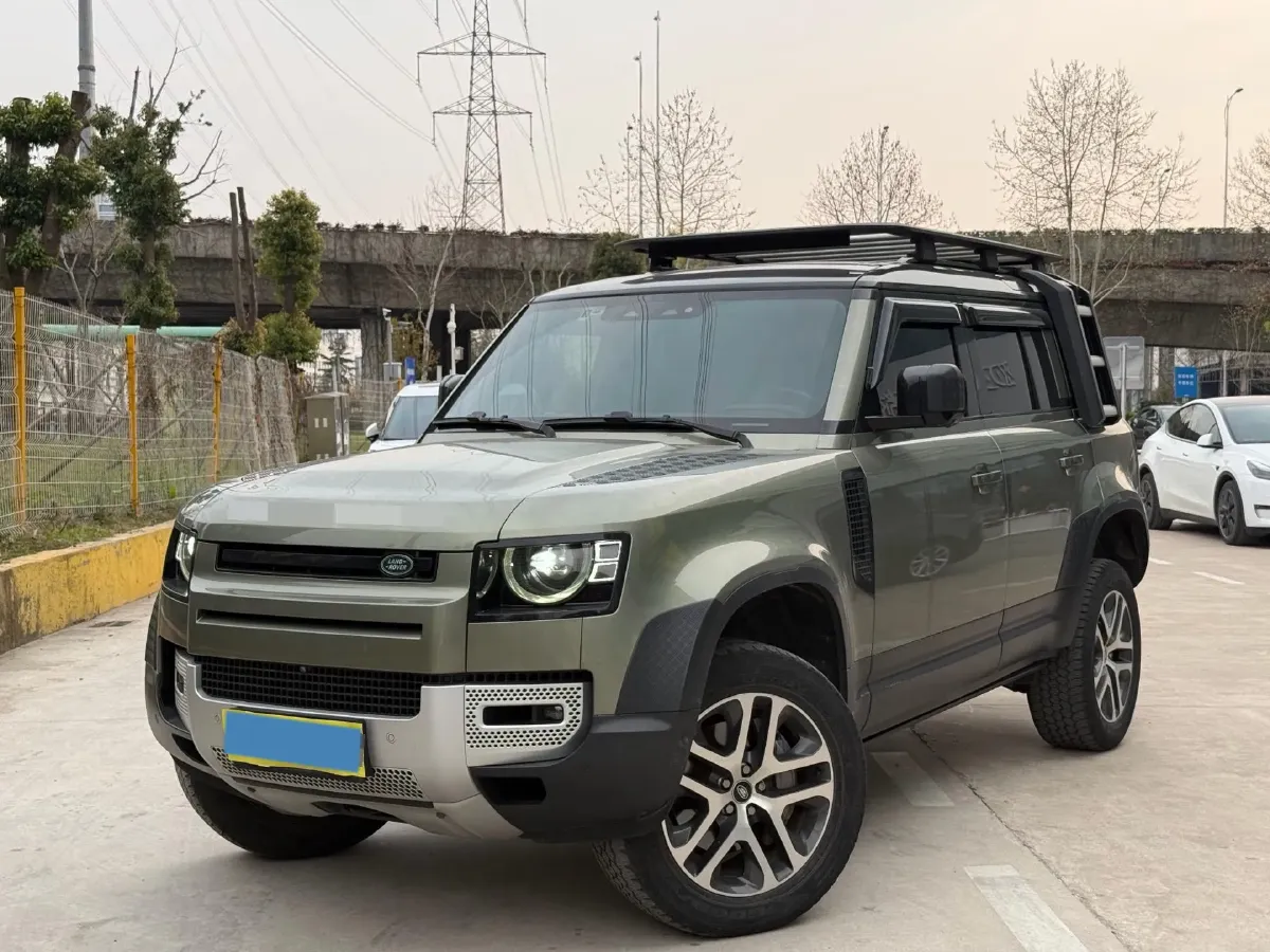 2022 Land Rover Defender 3.0T 400HP L6 8AT,autocango,china used car exporter,china ev exporter,chinese used car exporter,chinese used ev exporter