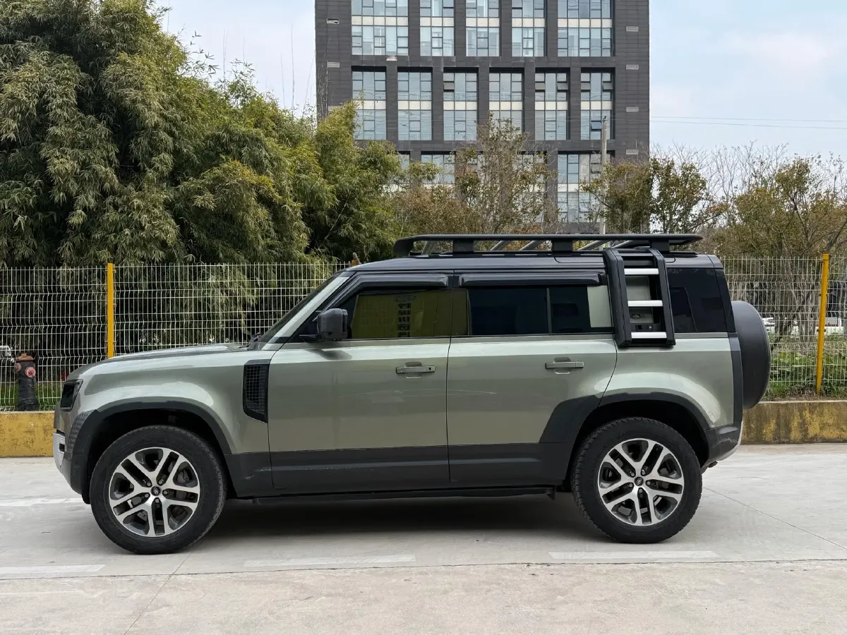 2022 Land Rover Defender 3.0T 400HP L6 8AT,autocango,china used car exporter,china ev exporter,chinese used car exporter,chinese used ev exporter