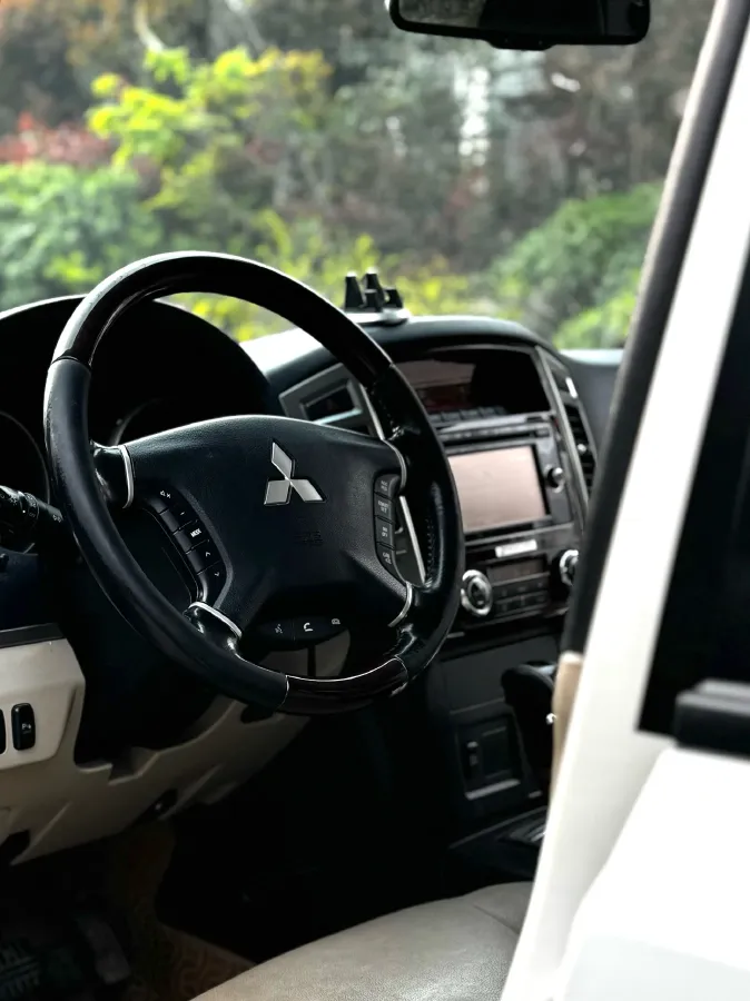 2018 Mitsubishi Pajero 3.0L 174HP V6 5AT,autocango,china used car exporter,china ev exporter,chinese used car exporter,chinese used ev exporter